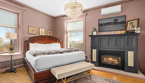 Selina Louise Suite