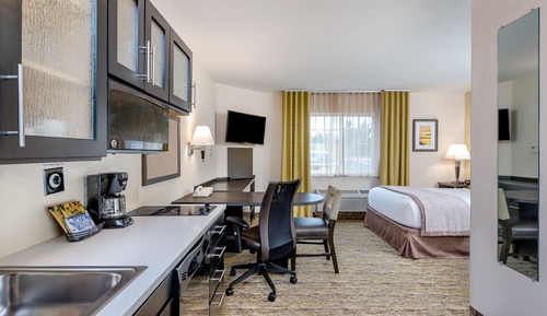 Studio Suite, 1 Queen Bed, Accessible Bathtub (Mobility)