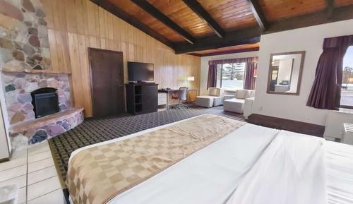 1 Deluxe King Fireplace