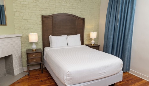 Deluxe Room, 1 Queen Bed
