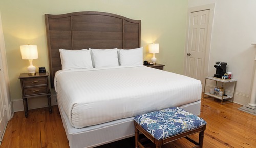 Deluxe Room, 1 King Bed
