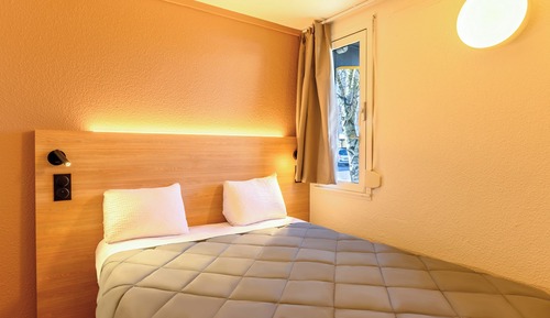 Standard Room, 1 Queen Bed