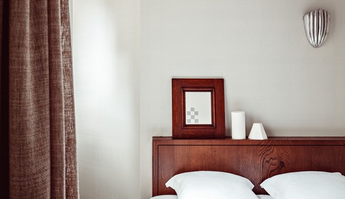 Connecting Room