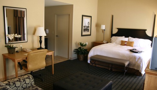 Suite, 1 King Bed, Non Smoking