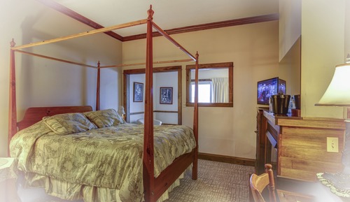 River Room, 1 Queen Bed, Non Smoking (2nd Floor)