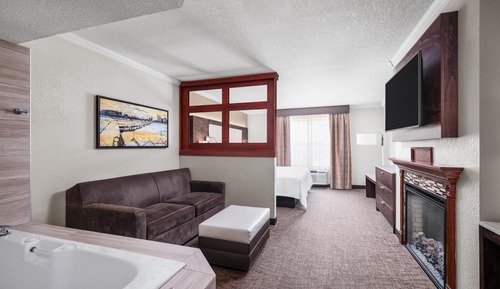 Suite, 1 King Bed, Non Smoking, Jetted Tub (with Sofabed)