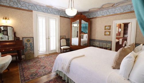 Superior Room, 1 King Bed, Balcony, Garden View (Robert and Julia Simpson)