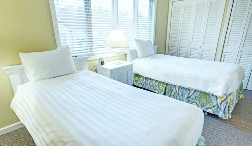 Superior Condo, 2 Bedrooms