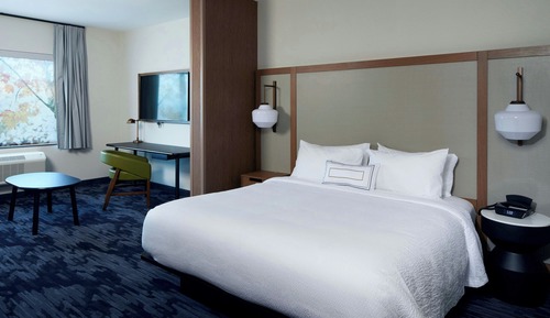 Suite, 1 King Bed with Sofa bed, Accessible Bathtub
