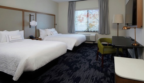 Room, 2 Queen Beds, Roll-in Shower