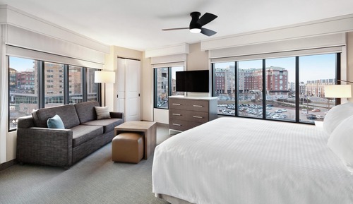 Studio Suite, 1 King Bed, Corner