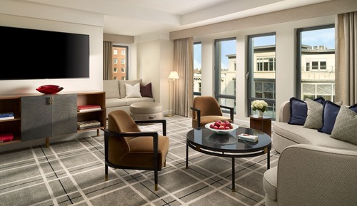 Suite, 1 King Bed, Corner (Back Bay)