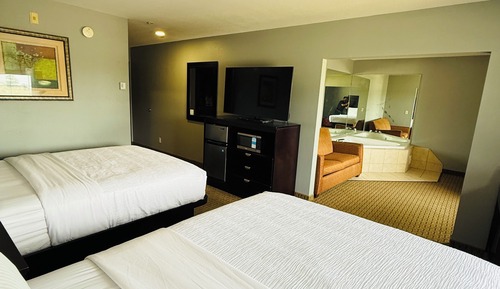 Family Suite, 2 Queen Beds, Non Smoking