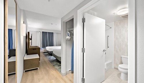 2 Queen Beds, Hearing Accessible