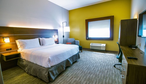 Standard Room, 1 King Bed, Accessible (Communication, Accessible Tub)