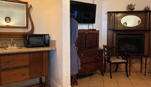 Suite, 1 King Bed