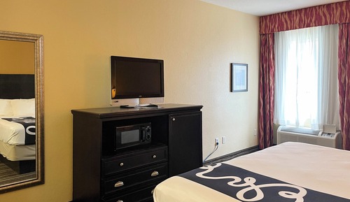 Suite, 1 King Bed, Non Smoking (Kitchen)