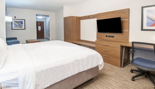 Standard Room, 1 King Bed, Accessible (Communications, Roll-In Shower)