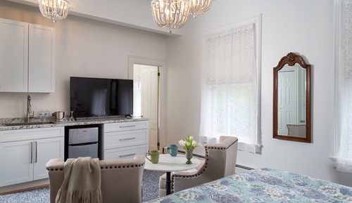 King with Kitchenette and Fireplace