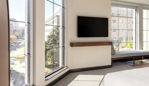 Studio, 1 King Bed, Accessible