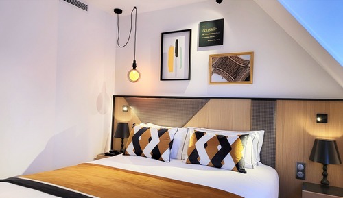 Suite, Pool Access