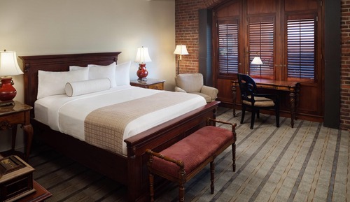 1 King Bed, Harbor View