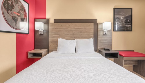Basic Single Room, 1 Queen Bed, Non Smoking