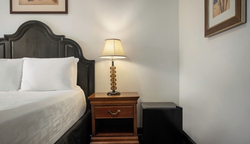 Deluxe Room, 1 Queen Bed
