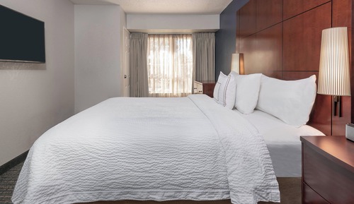 Suite, 2 Bedrooms, Non Smoking, Fireplace