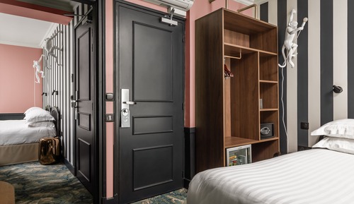 Adjoining Rooms for 3 People
