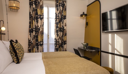 Communicating rooms 