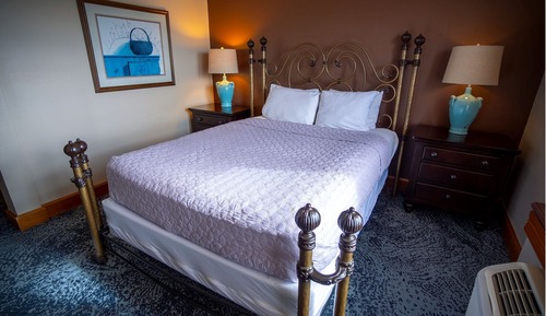 Deluxe Queen Room
