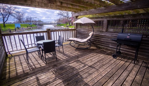 Signature Room, 1 Queen Bed, Kitchen, River View