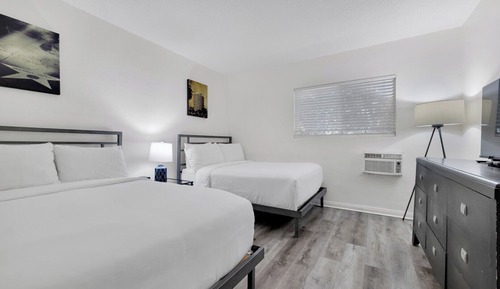 Suite, Multiple Beds