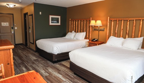 Deluxe Room, 2 Queen Beds, Lake View