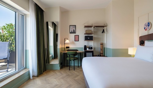 Superior Room, 1 King Bed