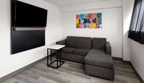 Suite, 1 King Bed