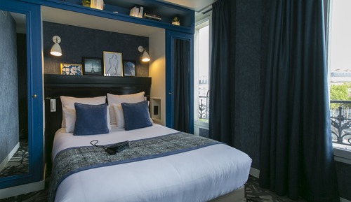 Classic Double Room Sacre Coeur View