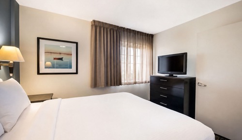 Comfort Queen Suite Kitchenette Hearing Accessible NS