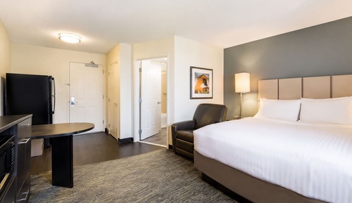 Comfort Queen Studio Suites Kitchenette Accessible Tub NS