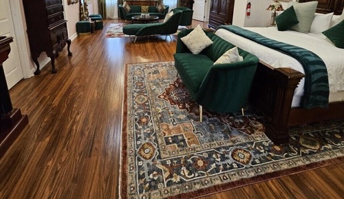 Luxury Suite, Multiple Beds, Kitchen, Mountain View