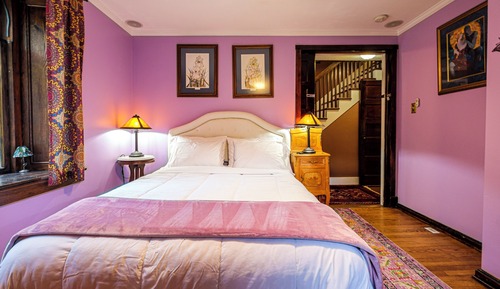 Deluxe Suite, 1 Queen Bed, Private Bathroom, Garden View