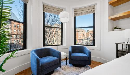 One-Bedroom Apartment with View