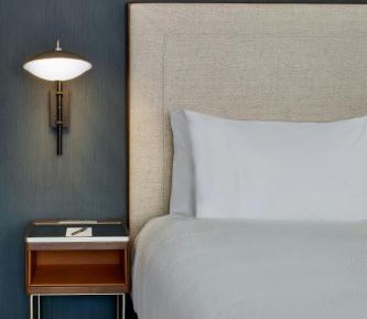 King Room with Bathtub - Mobility Access/Hearing Accessible