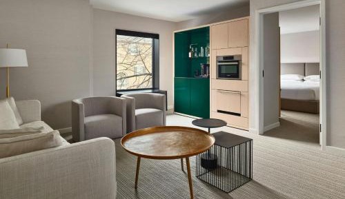 One-Bedroom King Suite