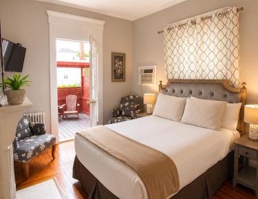 Queen Room