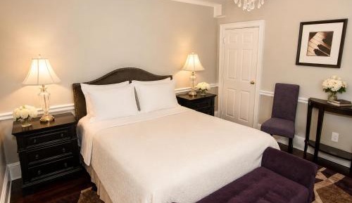 Queen Room