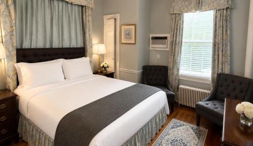 Queen Room