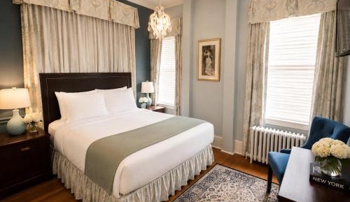 Standard Queen Room