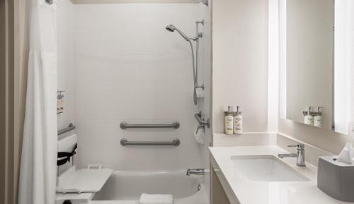 King Room - Mobility Access/Hearing Accessible